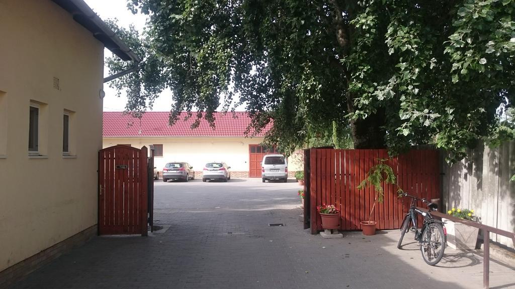 Bordany Hostel Kültér fotó